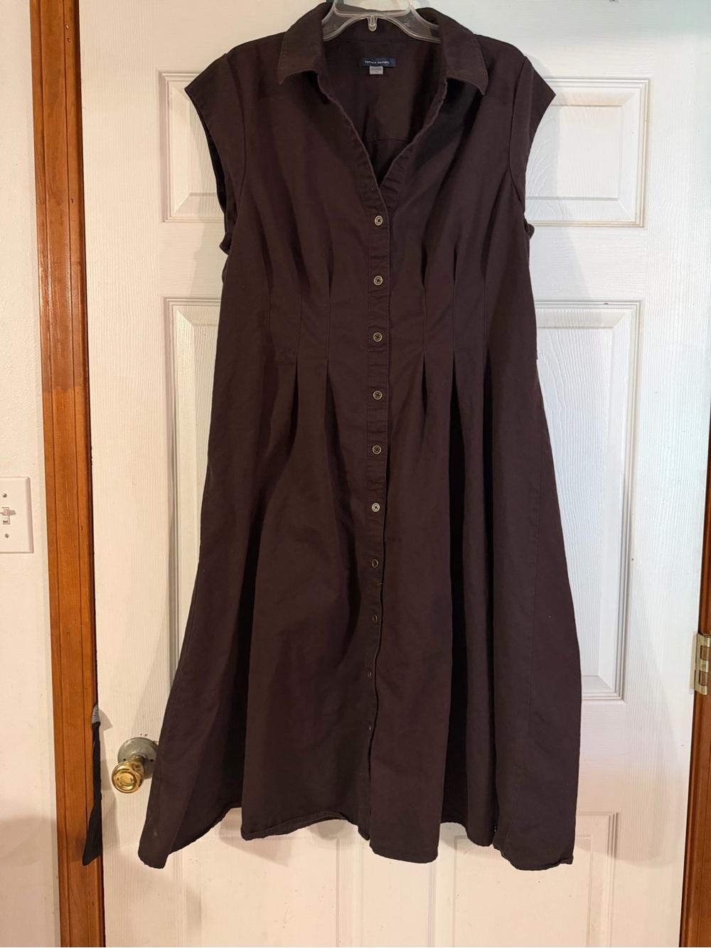 Tommy Hilfiger Sleeveless Button-Front Midi Dress in Dark Brown